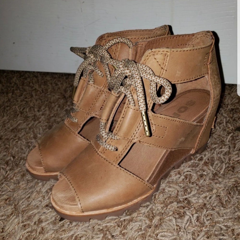 Sorel Joanie Lace Up Sandal Wedge 6